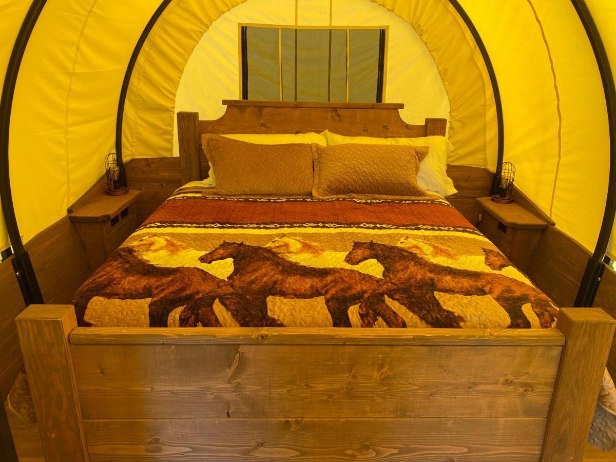 Smoky Hollow Outdoor Resort Covered Wagon Sevierville Exterior foto